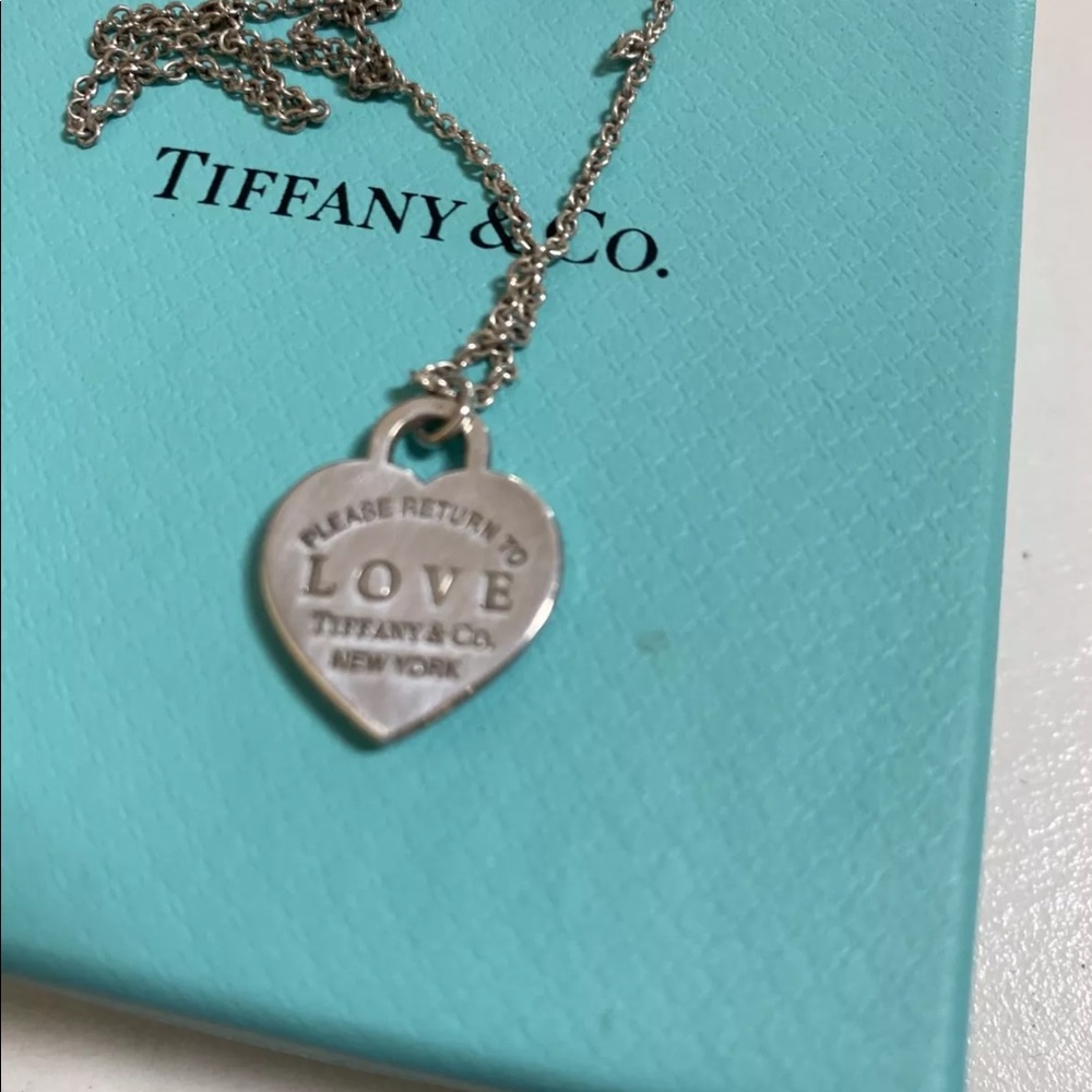 SOLD SOLD‼️SALE❄️☃️💯Auth Tiffany & Co Necklace - Picture 4 of 8